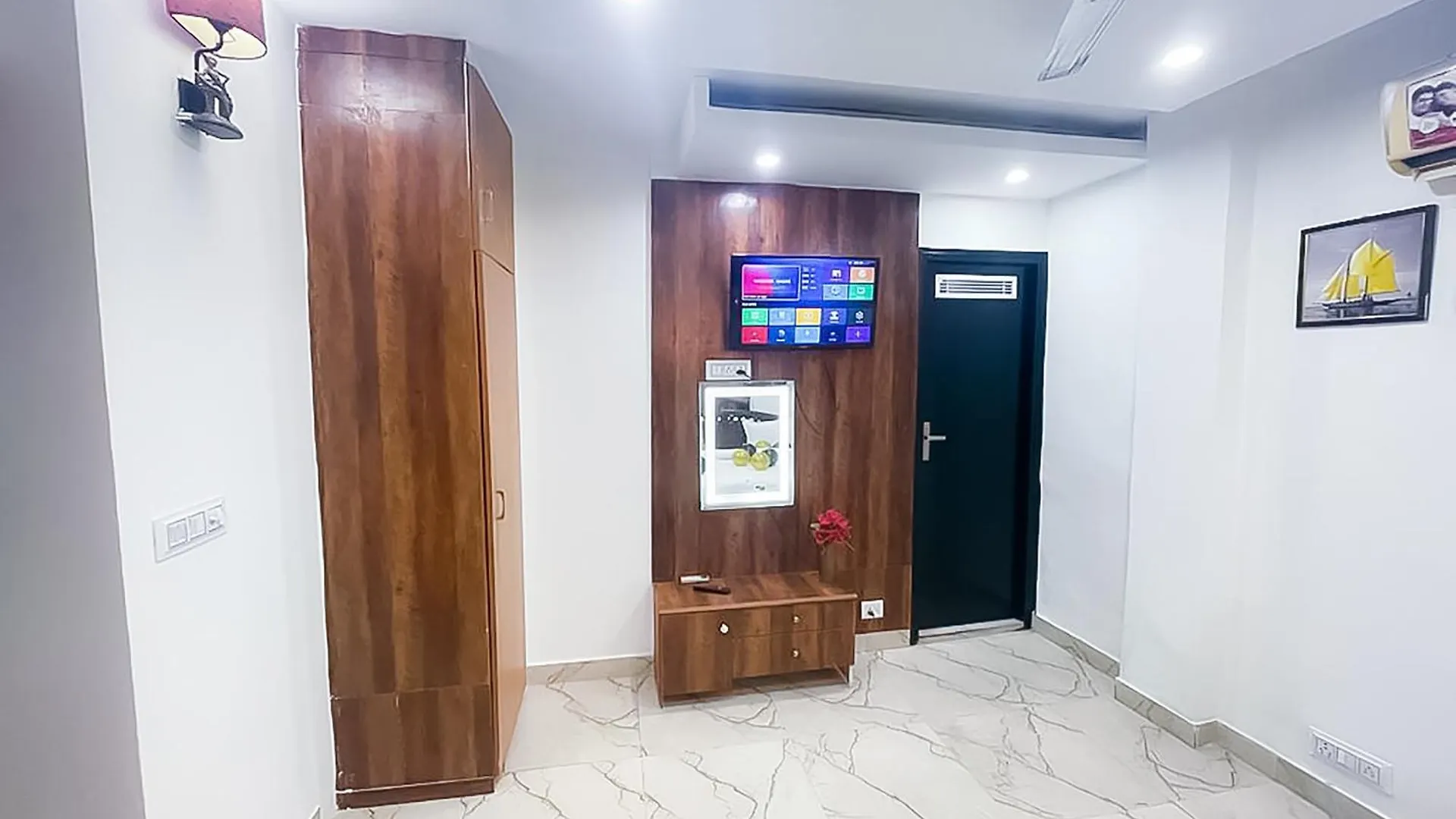 Hauz Khas Villa - Near Fort New Delhi